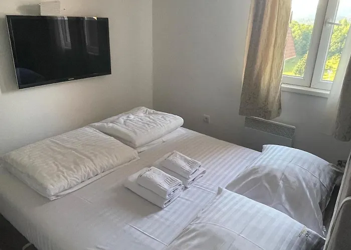 Kraljevi Cardaci Lux 10 * Κοπαόνικ